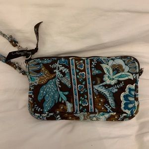 vera bradley wristlet